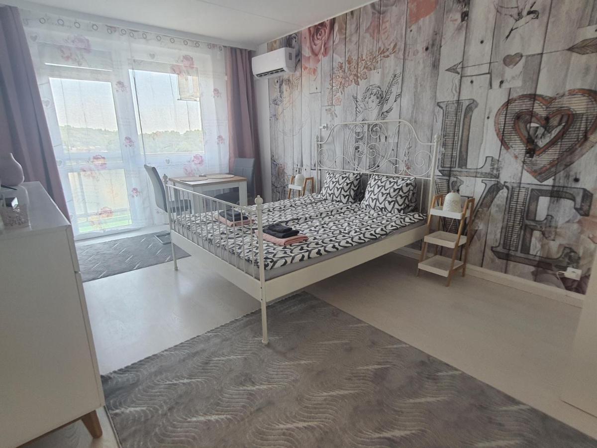Hegyalja Apartman Miskolc Ngoại thất bức ảnh