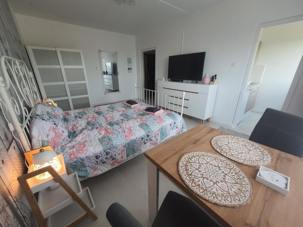 Hegyalja Apartman Miskolc Ngoại thất bức ảnh