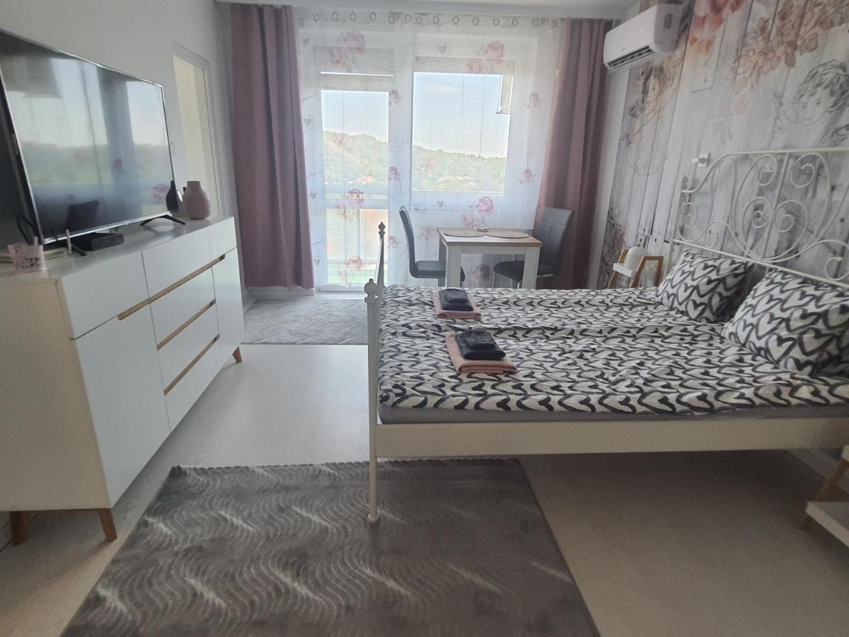 Hegyalja Apartman Miskolc Ngoại thất bức ảnh